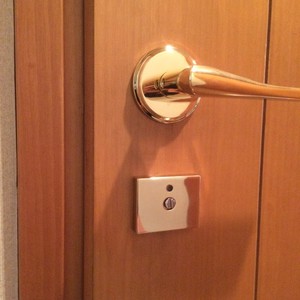 海外製トイレ錠の交換／横浜市青葉区